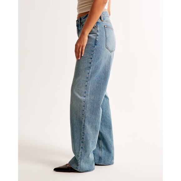 Abercrombie & Fitch Mid Rise Slouchy Plus Size Jeans Size 34/18 Denim - Picture 2 of 7